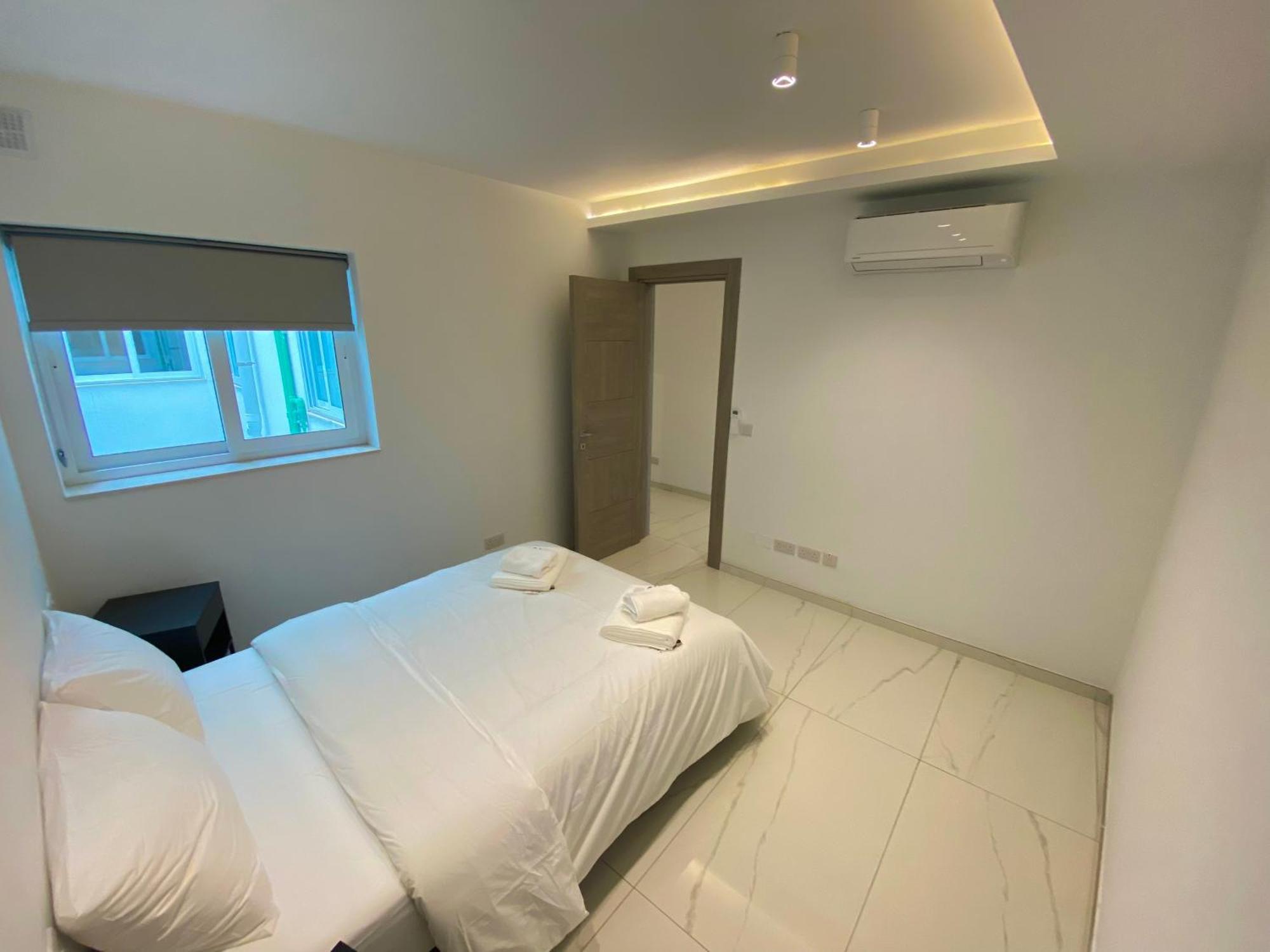 Tigne Sliema Three Bedrooms Apartment Екстер'єр фото