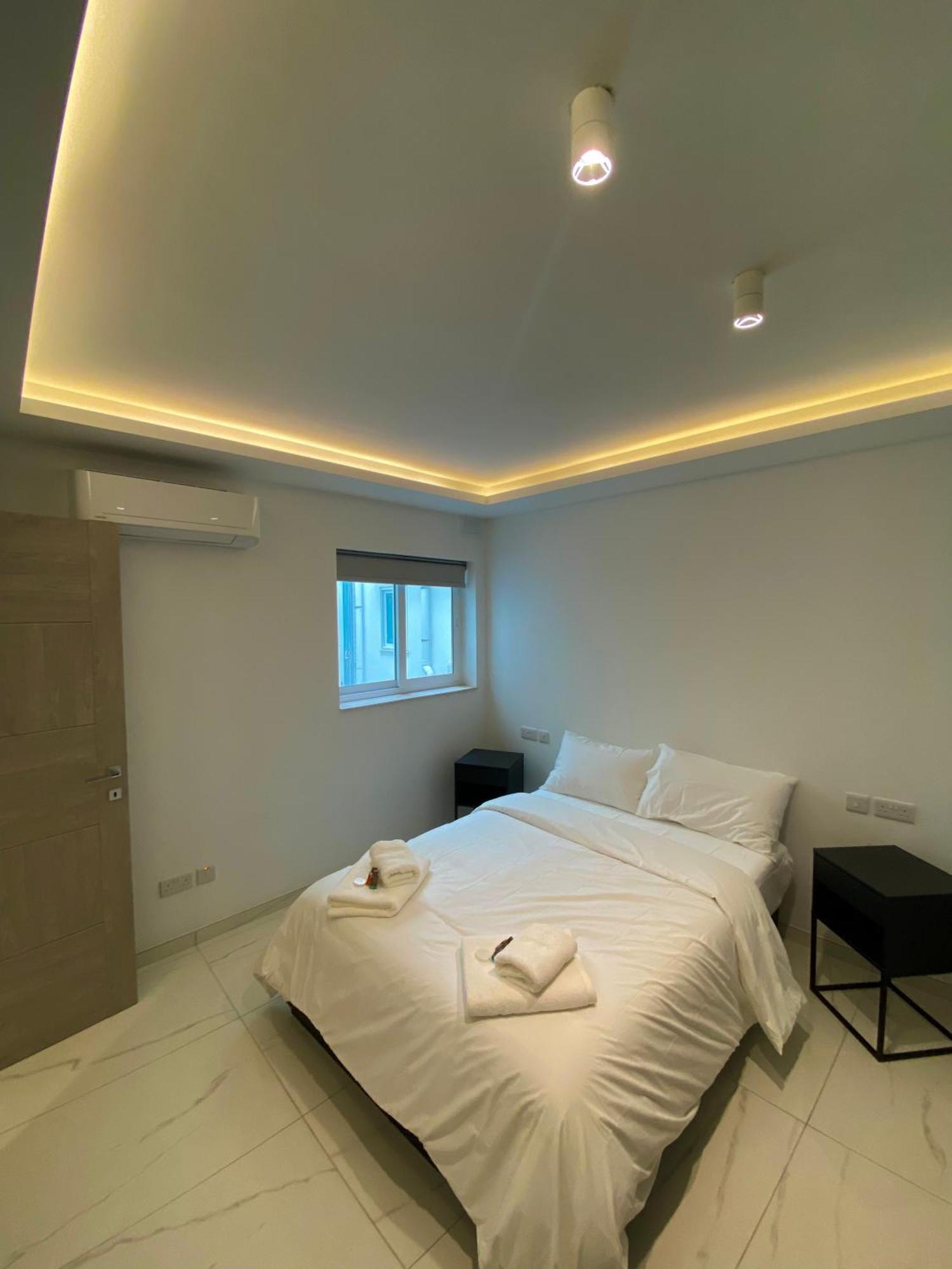 Tigne Sliema Three Bedrooms Apartment Екстер'єр фото
