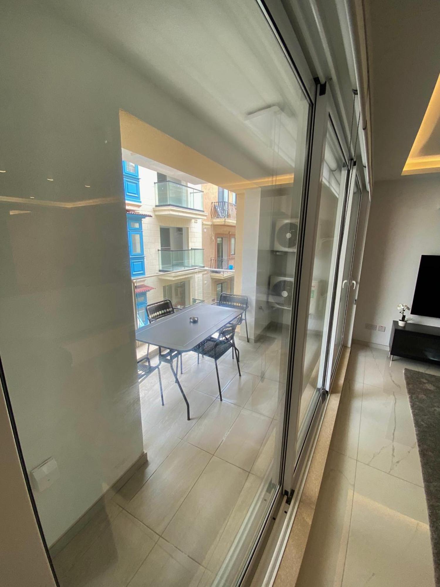 Tigne Sliema Three Bedrooms Apartment Екстер'єр фото