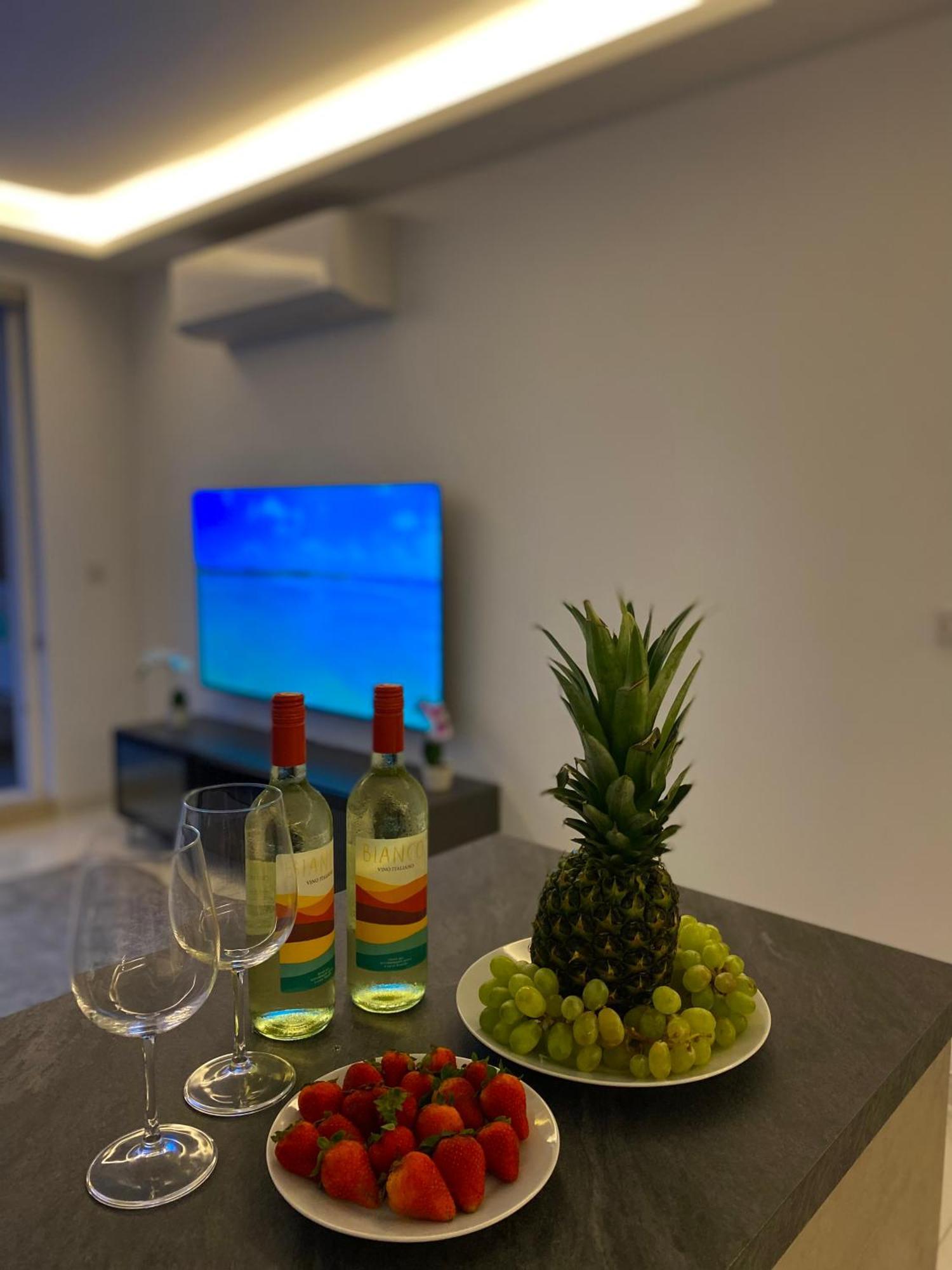 Tigne Sliema Three Bedrooms Apartment Екстер'єр фото