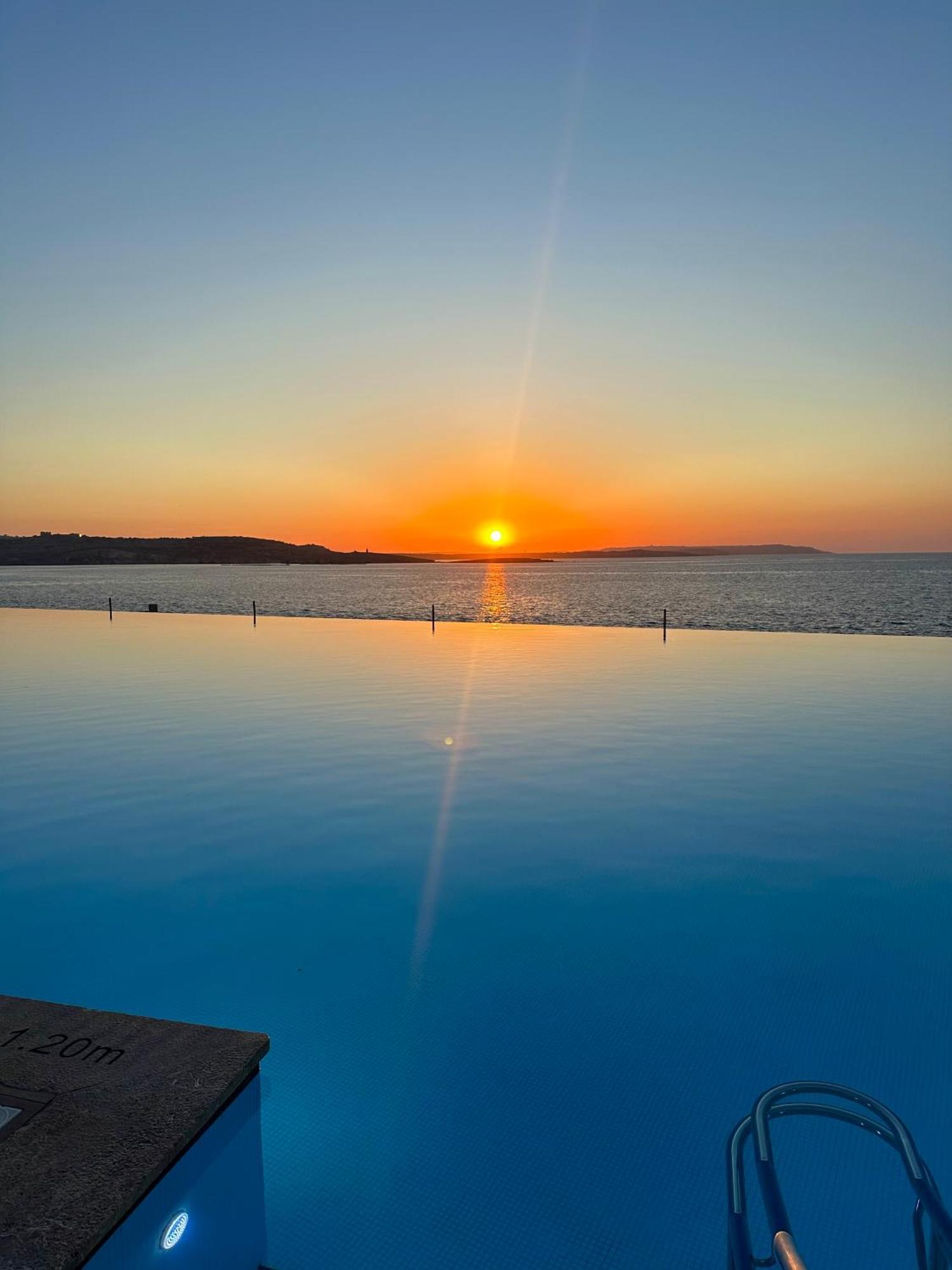 Tigne Sliema Three Bedrooms Apartment Екстер'єр фото
